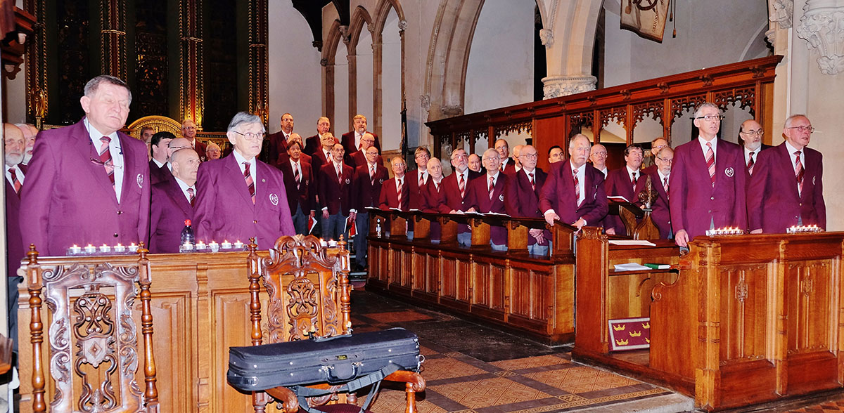 Reading Male Voice Choir singing at the Minster Church